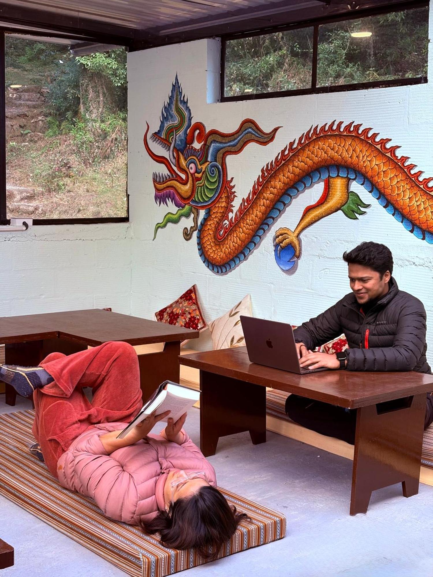 Eevolve Dharamkot - An Eco Hostel McLeod Ganj Exterior foto